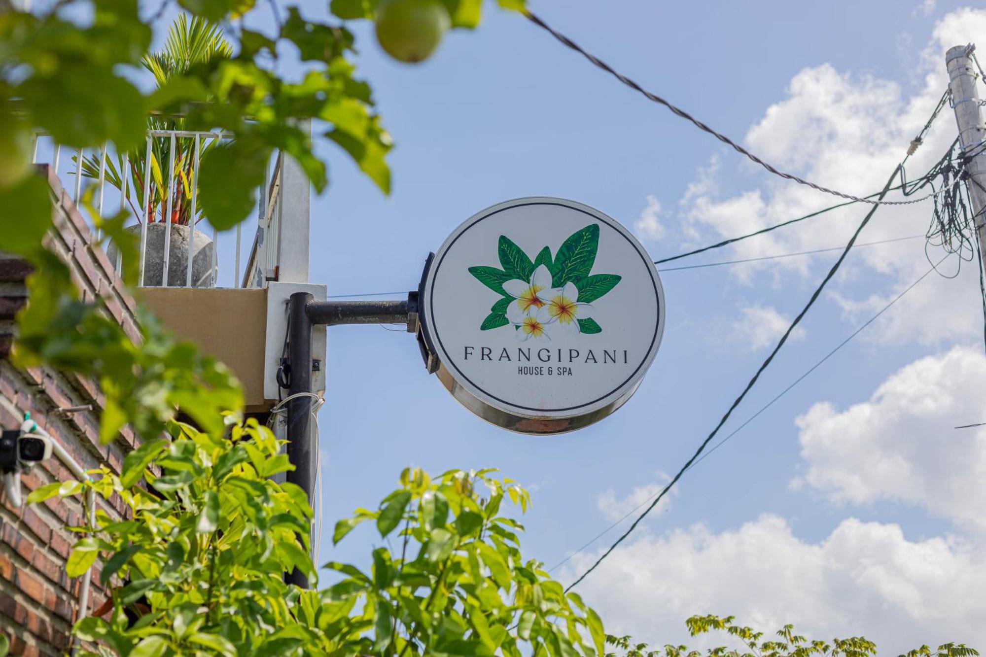 Frangipani House And Spa By Ecommerceloka ชังกู ภายนอก รูปภาพ